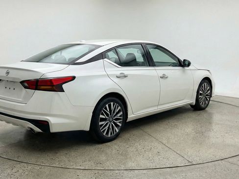 Used 2025 Nissan Altima 2.5 SV image 9