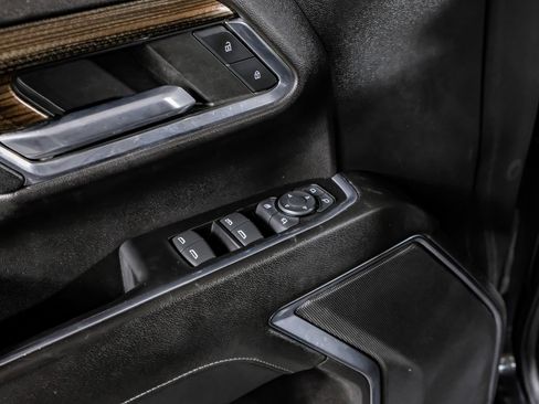 Used 2024 Chevrolet Silverado 2500 LT AWD/4WD image 33