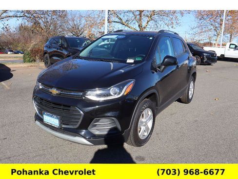 Used 2022 Chevrolet Trax LT w/ LT Convenience Package image 3