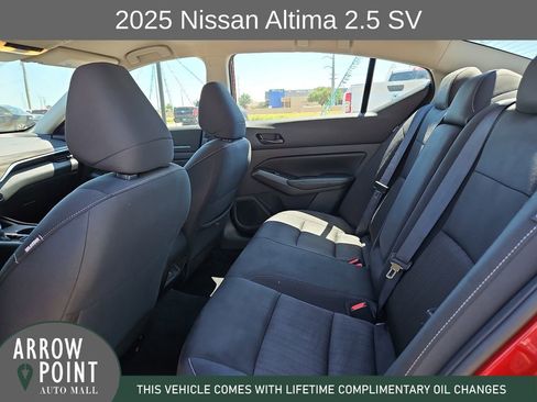 Used 2025 Nissan Altima 2.5 SV FWD image 18