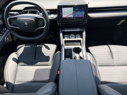 New 2026 Lincoln Nautilus Reserve AWD/4WD image 24