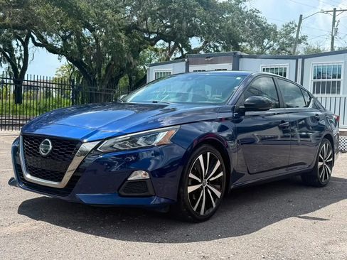 Used 2020 Nissan Altima 2.5 SR w/ Premium Package FWD image 1