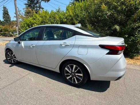 Used 2021 Nissan Versa SV FWD image 14