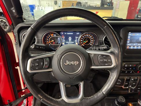 Used 2020 Jeep Wrangler Unlimited Sahara w/ LED Lighting Group AWD/4WD image 6