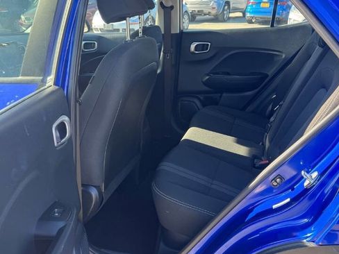 Used 2023 Hyundai Venue SEL image 12