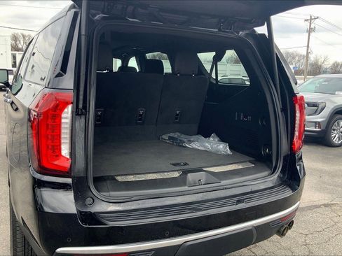 Used 2023 GMC Yukon XL Denali AWD/4WD image 4