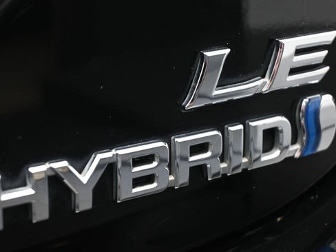 Used 2020 Toyota Camry LE FWD image 22