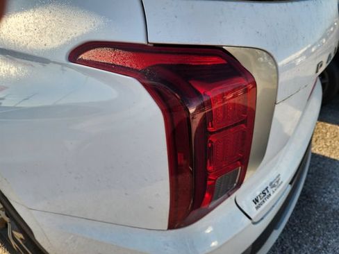 Used 2022 Hyundai Palisade SEL w/ Premium Package FWD image 7