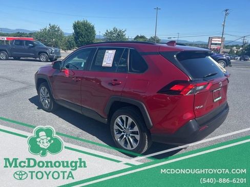 Used 2022 Toyota RAV4 XLE Premium AWD/4WD image 2