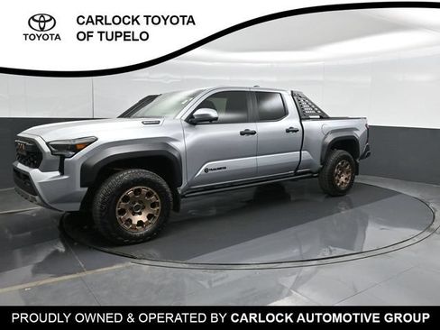 Used 2025 Toyota Tacoma 4x4 Double Cab Hybrid image 9