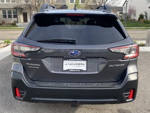 Used 2020 Subaru Outback Premium image 5