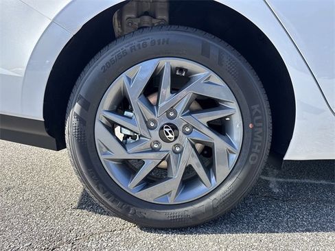 New 2026 Hyundai Elantra Blue image 17