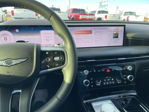 Used 2025 Genesis G80 2.5T image 17