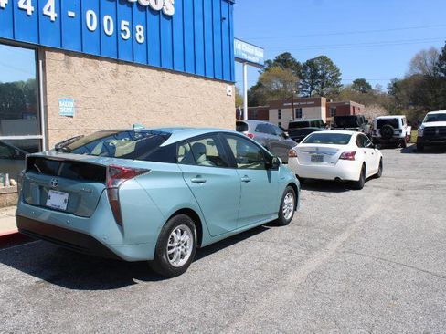 Used 2017 Toyota Prius Three image 4
