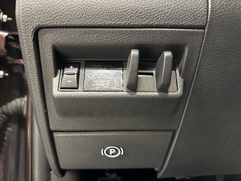 Used 2012 RAM 1500 Laramie AWD/4WD image 25