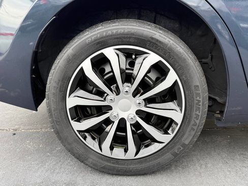 Used 2016 Toyota Corolla LE FWD image 27