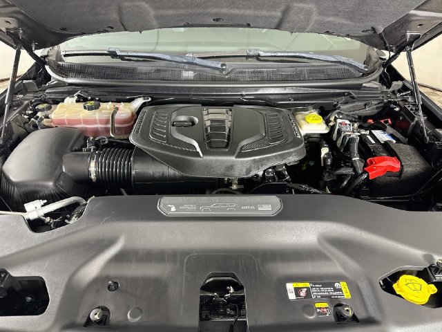 Used 2023 Jeep Wagoneer L 2WD w/ Premium Group I image 32