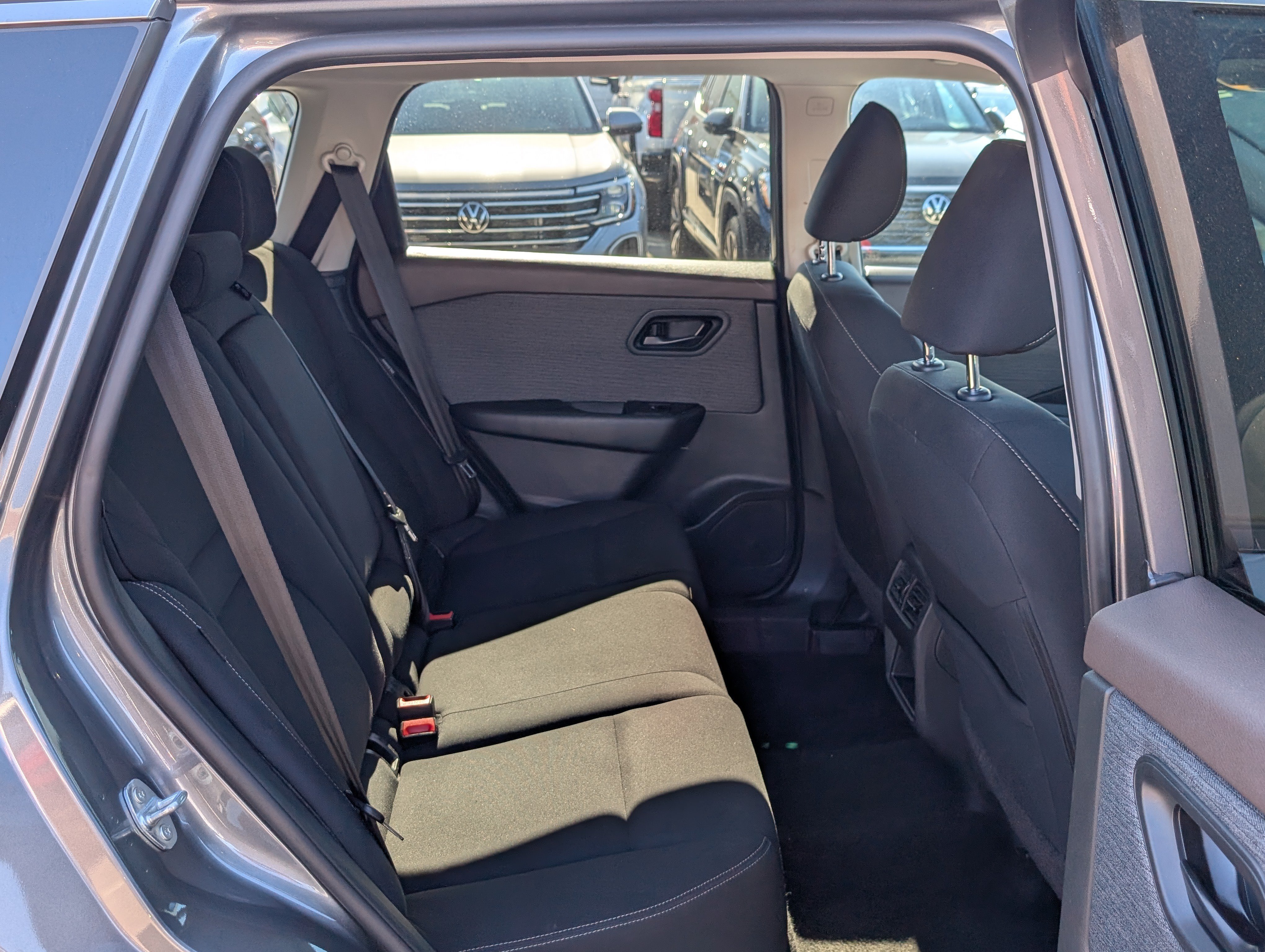 Used 2023 Nissan Rogue S FWD image 11