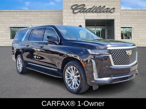 Used 2023 Cadillac Escalade ESV Premium Luxury image 2