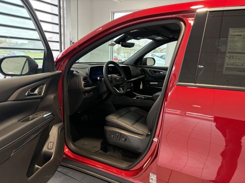 New 2026 Chevrolet Traverse LT w/ Sun and Wheel Package image 9