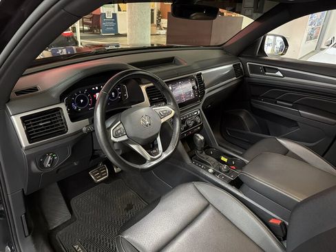 Used 2020 Volkswagen Atlas Cross Sport SEL R-Line image 11
