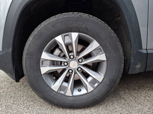 Used 2025 Chevrolet Equinox LT w/ Convenience Package II image 4