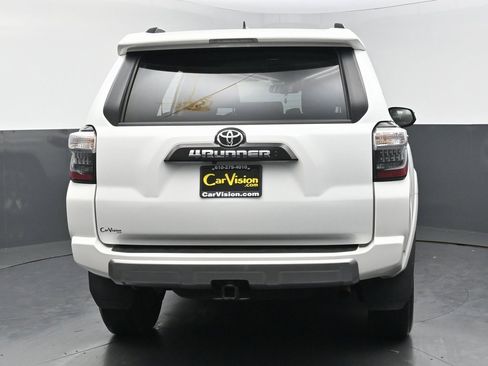 Used 2024 Toyota 4Runner TRD Off-Road image 4