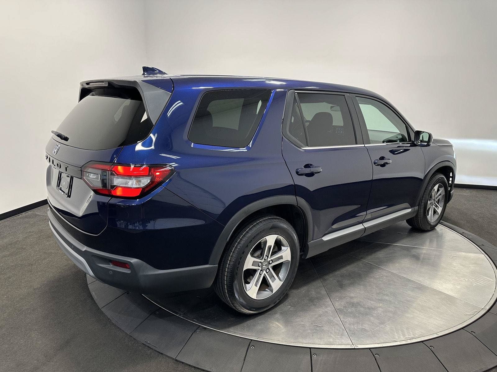 Certified 2025 Honda Pilot EX-L image 7