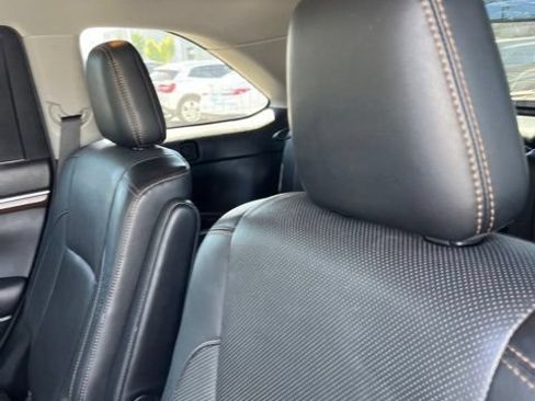 Used 2016 Toyota Highlander Limited Platinum AWD/4WD image 10