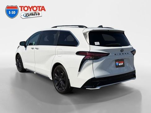 Certified 2023 Toyota Sienna XSE w/ XSE Plus Package FWD image 3
