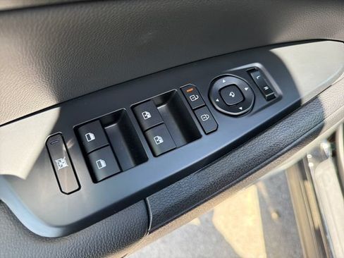 New 2026 Kia Sportage SX FWD image 17