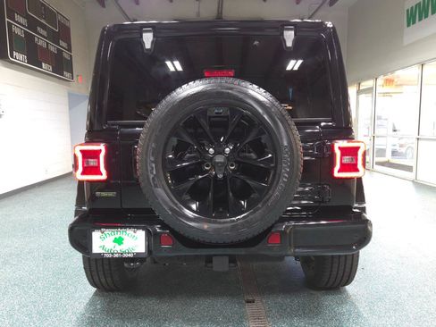 Used 2021 Jeep Wrangler Unlimited Sahara AWD/4WD image 9