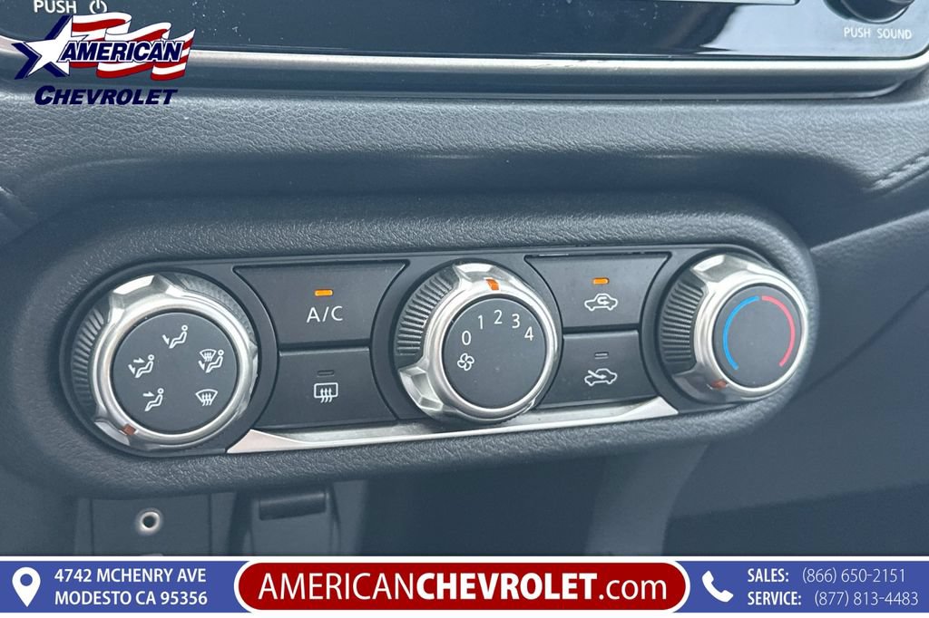Used 2024 Nissan Versa S FWD image 27