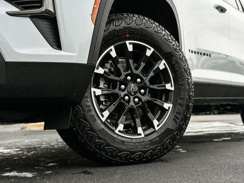 New 2026 Chevrolet Traverse Z71 w/ Driver Confidence Package image 6