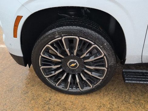 New 2026 Chevrolet Tahoe High Country image 3