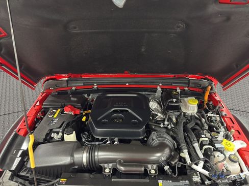 Used 2025 Jeep Wrangler Willys image 19