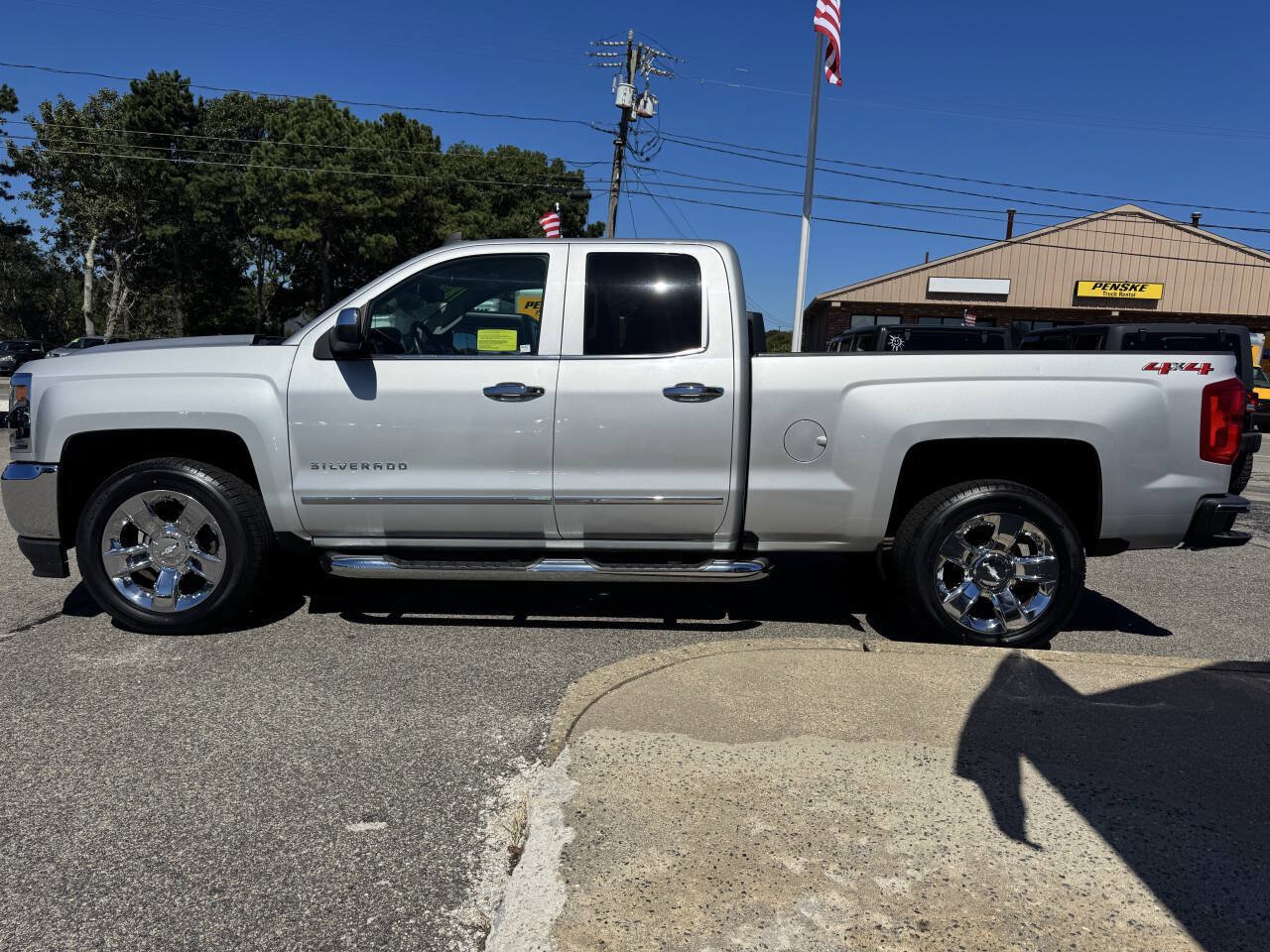 Used 2018 Chevrolet Silverado 1500 LTZ w/ Sport Package AWD/4WD image 5