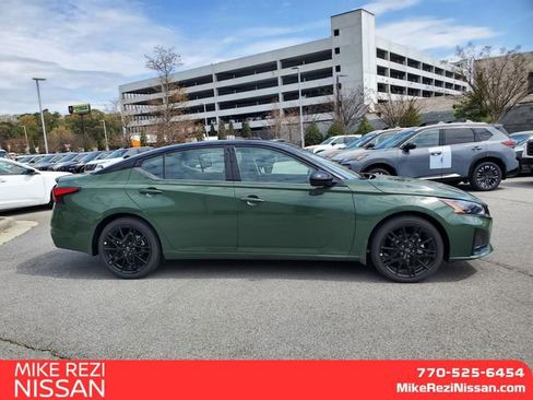 New 2026 Nissan Altima 2.5 SR w/ SR Midnight Edition Package FWD image 2