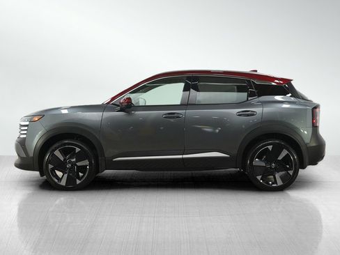 Used 2025 Nissan Kicks SR AWD/4WD image 2