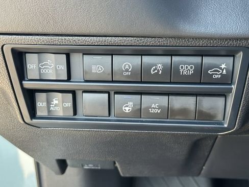 Used 2025 Toyota Tundra Platinum AWD/4WD image 25