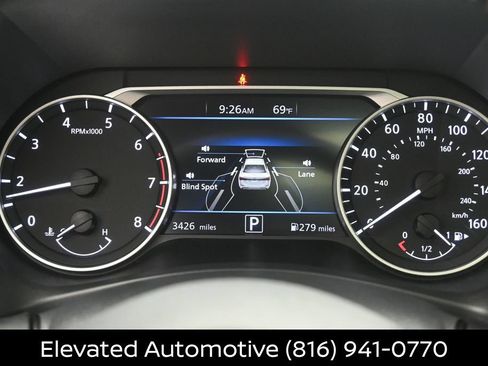 Certified 2025 Nissan Sentra SR w/ SR Premium Package FWD image 18