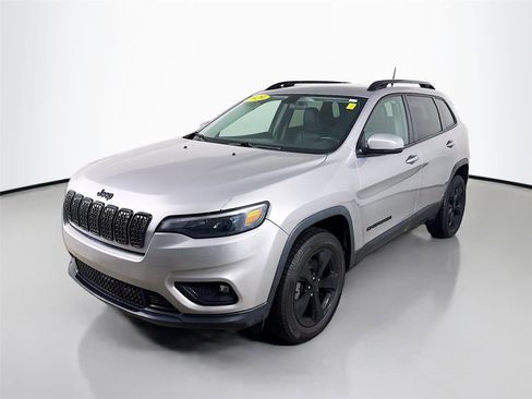 Used 2020 Jeep Cherokee Altitude image 3