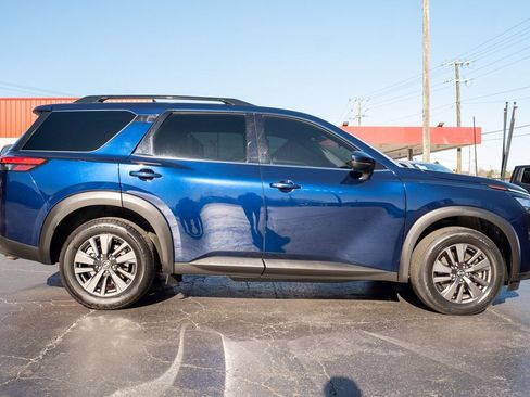 Used 2022 Nissan Pathfinder SV image 36