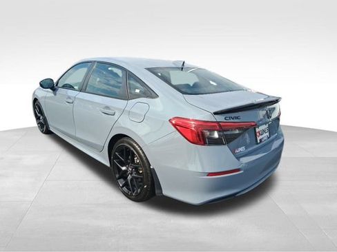 Used 2023 Honda Civic Sport image 6