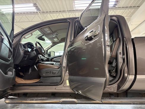Used 2016 Nissan Titan Platinum Reserve image 17