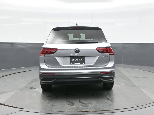 Used 2022 Volkswagen Tiguan SE w/ Panoramic Sunroof Package AWD/4WD image 6