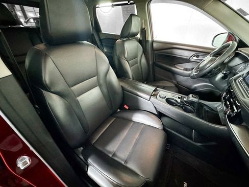 Used 2023 Nissan Rogue SV w/ SV Premium Package image 23