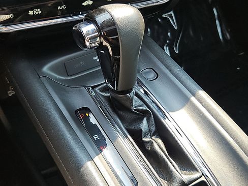 Used 2019 Honda HR-V EX-L image 14