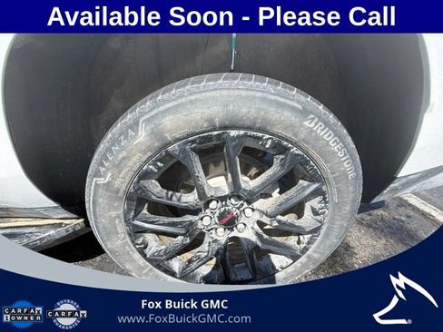 Used 2023 GMC Yukon XL SLT w/ SLT Premium Package AWD/4WD image 12