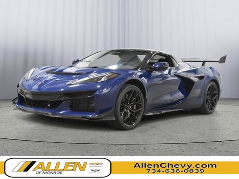 Used 2025 Chevrolet Corvette ZR1 w/ ZR1 Carbon Fiber Aero Package RWD image 1